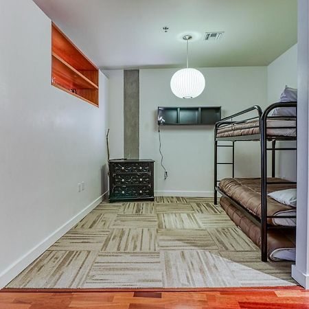 Отель Oak Street Lofts Худ-Ривер Экстерьер фото