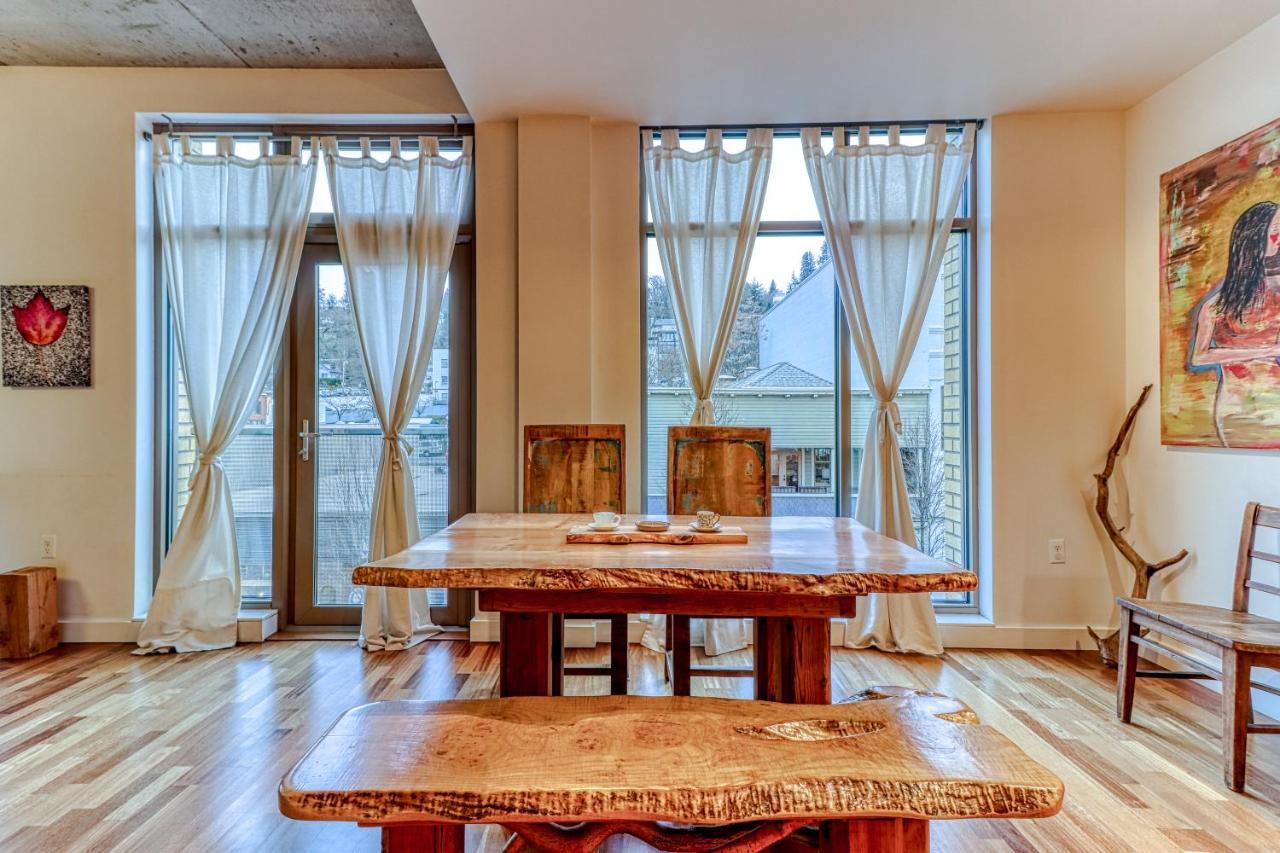 Отель Oak Street Lofts Худ-Ривер Экстерьер фото