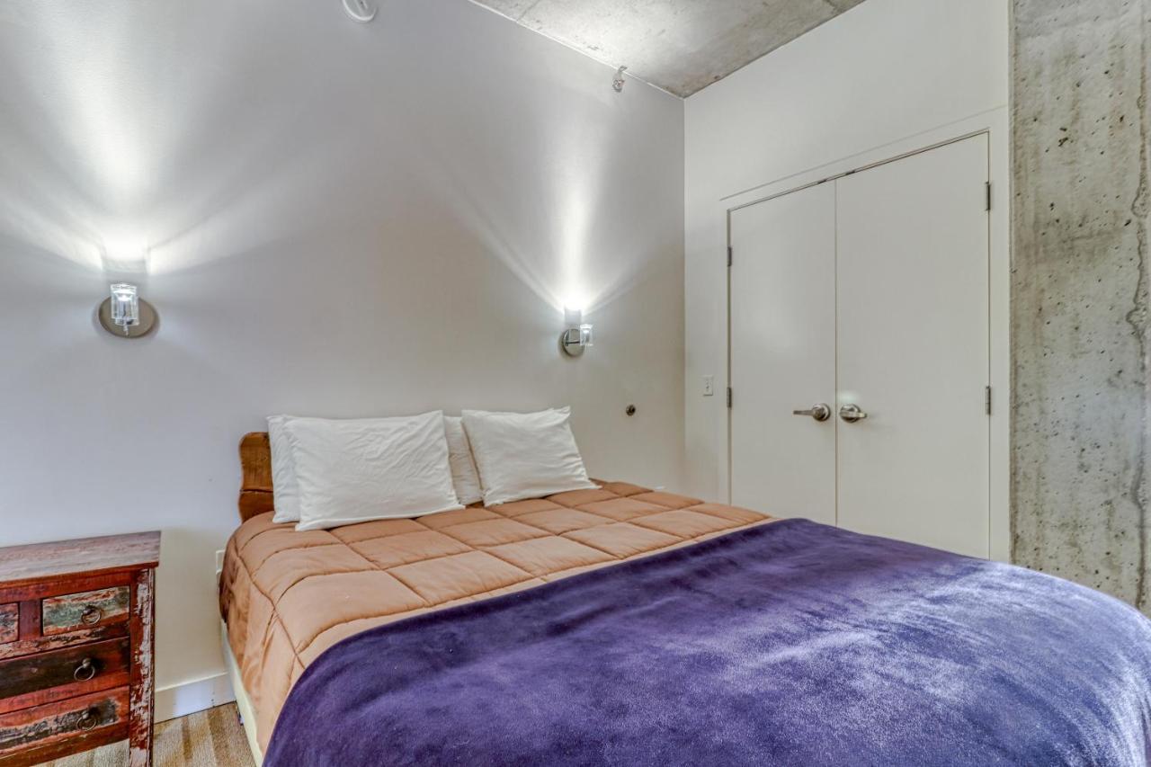 Отель Oak Street Lofts Худ-Ривер Экстерьер фото