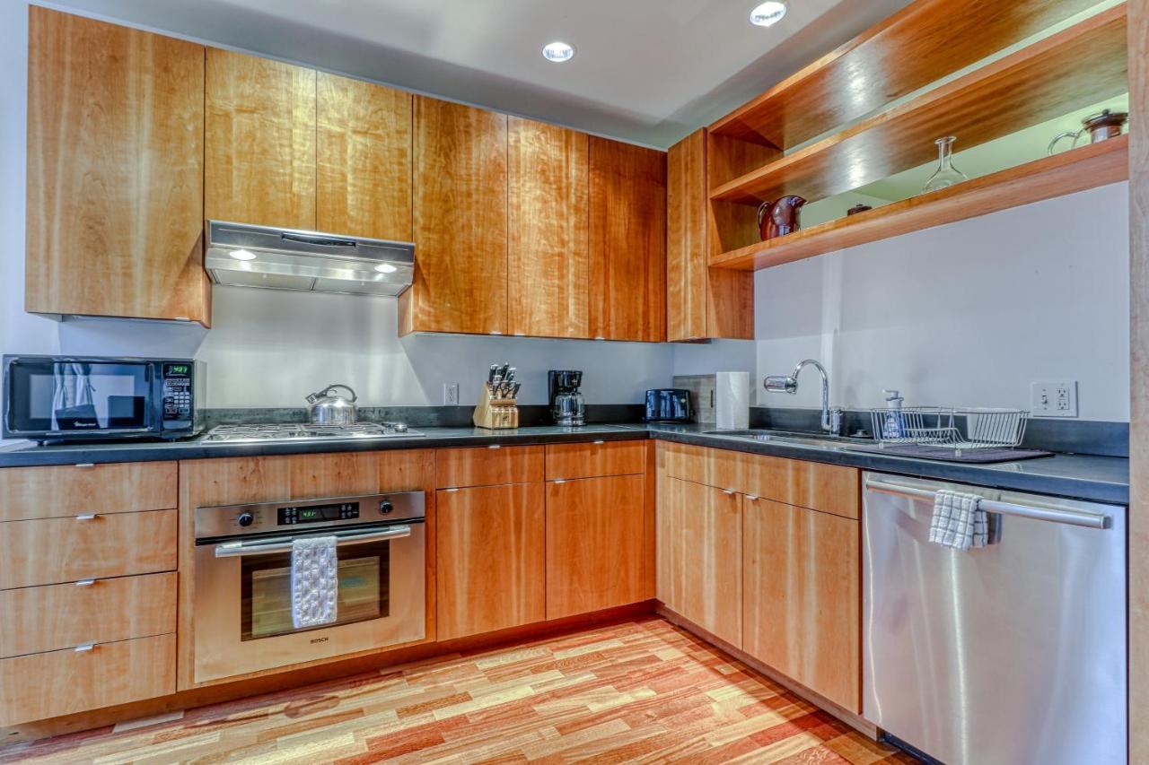 Отель Oak Street Lofts Худ-Ривер Экстерьер фото