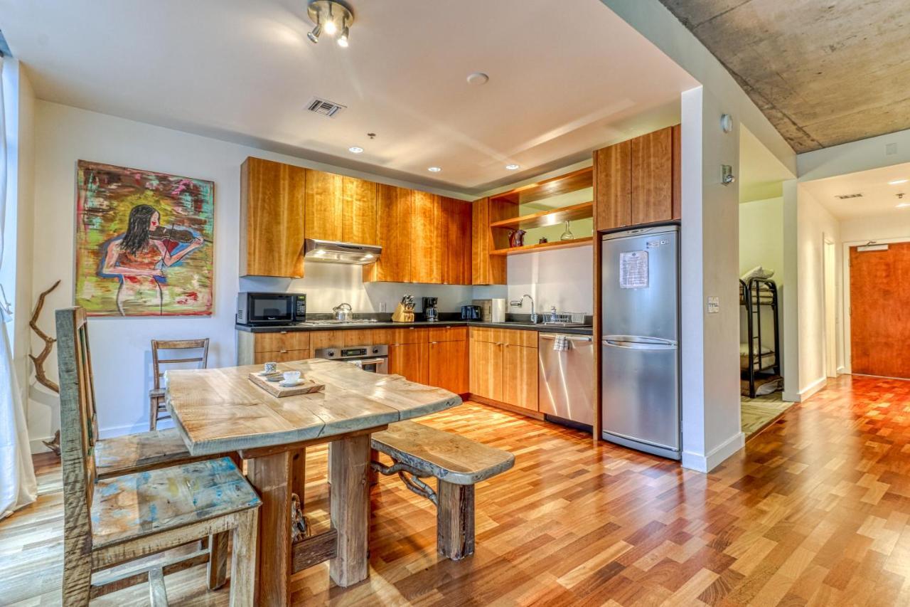 Отель Oak Street Lofts Худ-Ривер Экстерьер фото
