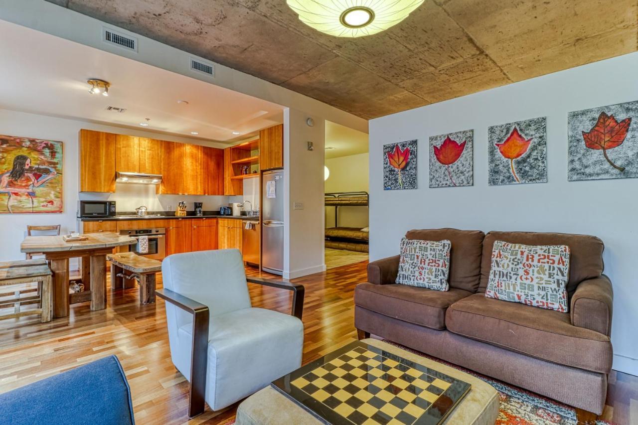 Отель Oak Street Lofts Худ-Ривер Экстерьер фото