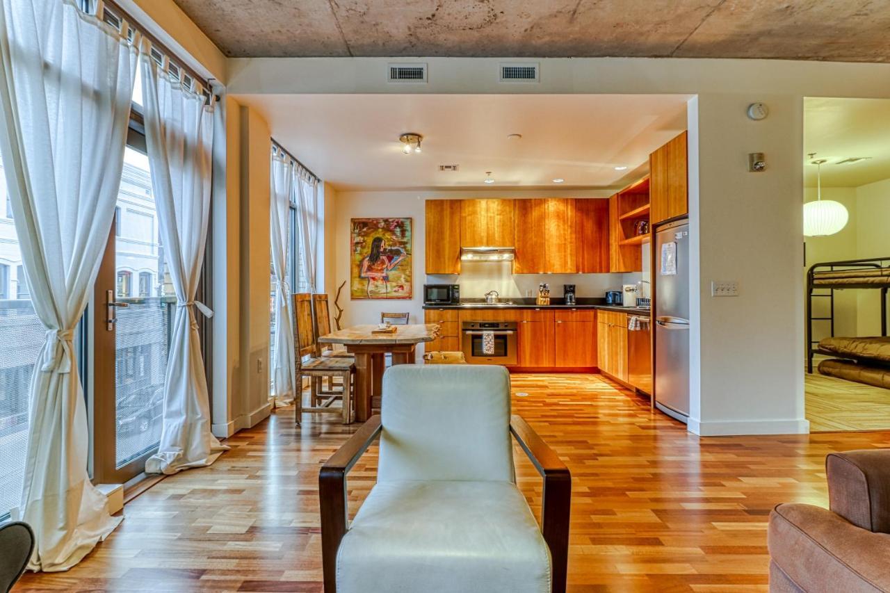 Отель Oak Street Lofts Худ-Ривер Экстерьер фото
